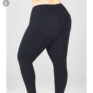 NwT LYNNA high waisted workout pants.